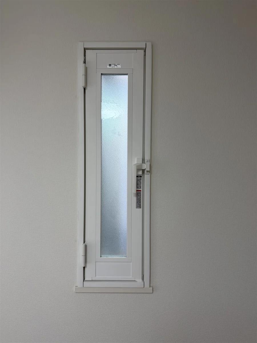 3階建て戸建て 小窓 After